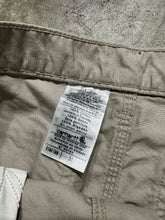 Load image into Gallery viewer, 00’s Carhartt Light Khaki Work Shorts (31)
