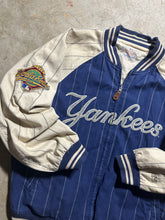 Load image into Gallery viewer, Vintage 1996 New York Yankees Pinstriped Reversible Mirage Jacket (Large)
