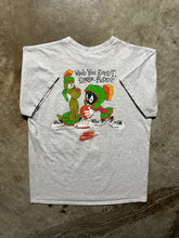 Load image into Gallery viewer, Vintage 1993 Nike Jordan x Looney Tunes Scream Team Tee (Large)
