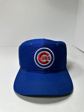 Load image into Gallery viewer, Vintage Chicago Cubs 1990s MLB Snapback Hat
