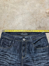 Load image into Gallery viewer, Vintage Y2K Southpole Denim Jeans (36)
