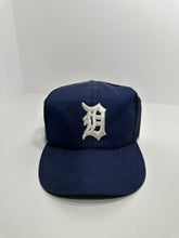 Load image into Gallery viewer, Vintage Detroit Tigers Block Logo 90s SnapBack Hat
