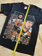 Load image into Gallery viewer, Vintage Philadelphia Flyers Chris Gratton 1990s NHL T-Shirt (Large)
