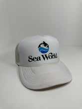 Load image into Gallery viewer, Vintage Sea World 1980s Snapback Hat
