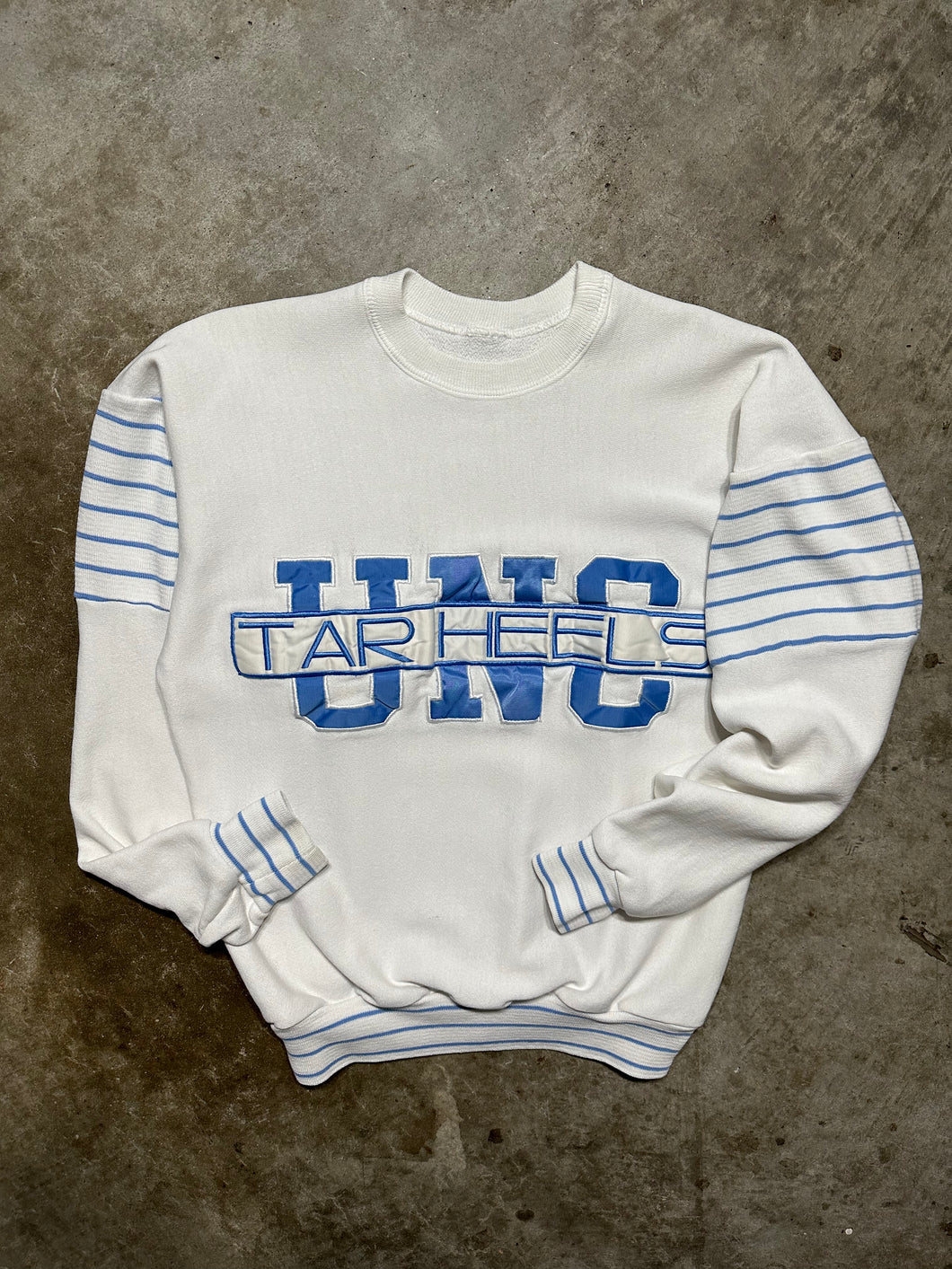 Vintage UNC Tar Heels Script Sweatshirt (Medium)