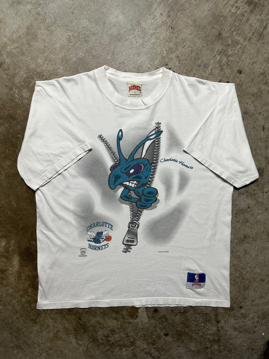 Vintage Charlotte Hornets Zipper Breakthrough Nutmeg Tee (Boxy Large)