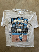 Load image into Gallery viewer, Vintage UNC North Carolina Tar Heels 1993 NCAA Basketball Champions Graphic T-Shirt (Large)
