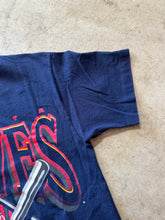 Load image into Gallery viewer, Vintage Atlanta Braves 1995 National League Graphic T-Shirt (Medium)
