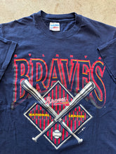 Load image into Gallery viewer, Vintage Atlanta Braves 1995 National League Graphic T-Shirt (Medium)
