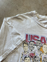 Load image into Gallery viewer, Vintage 1992 Team USA Dream Team Basketball Caricature Graphic T-Shirt (L/XL)
