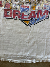 Load image into Gallery viewer, Vintage 1992 Team USA Dream Team Basketball Caricature Graphic T-Shirt (L/XL)
