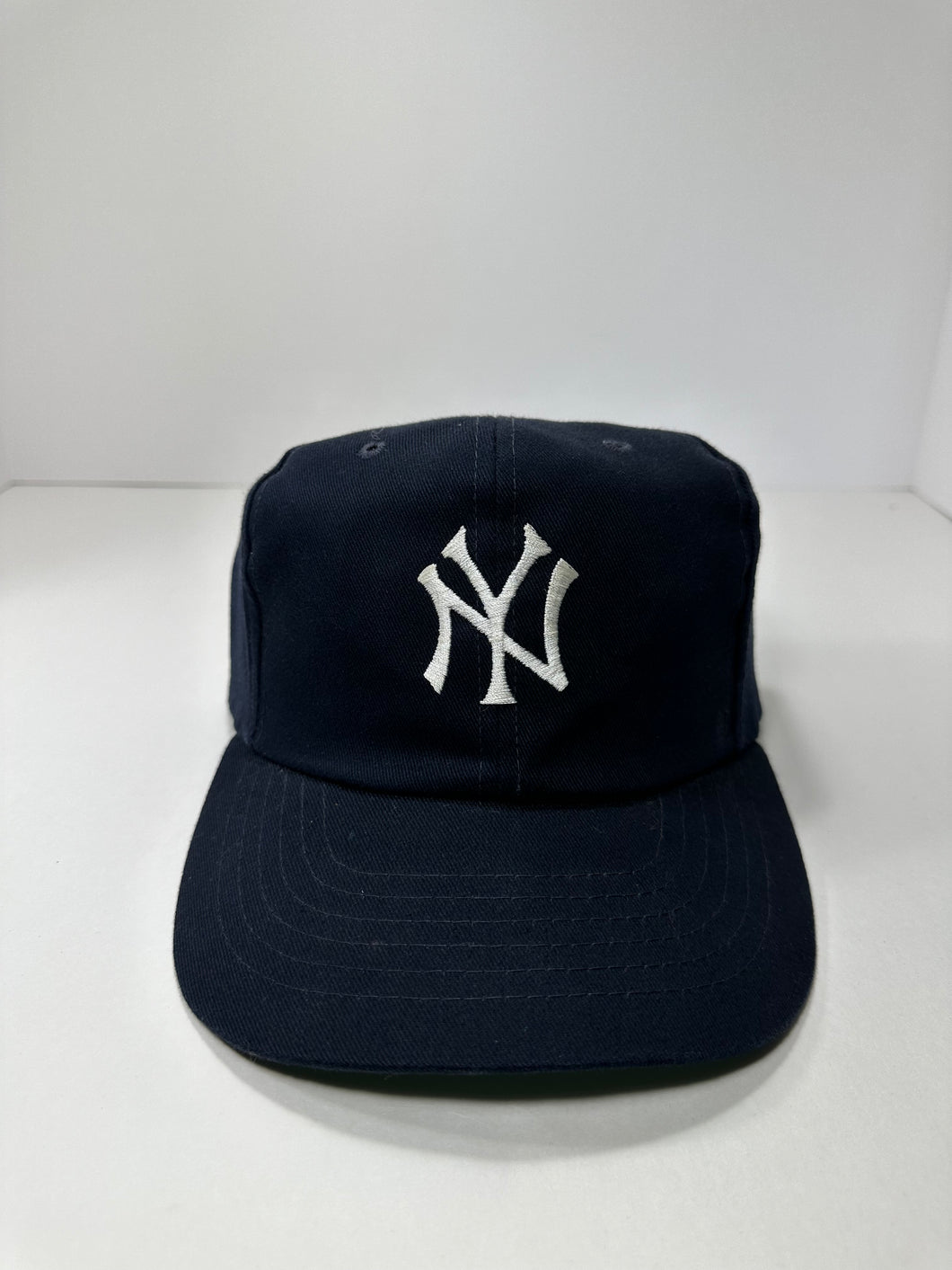 Vintage New York Yankees 1990s MLB Snapback Hat