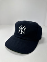 Load image into Gallery viewer, Vintage New York Yankees 1990s MLB Snapback Hat
