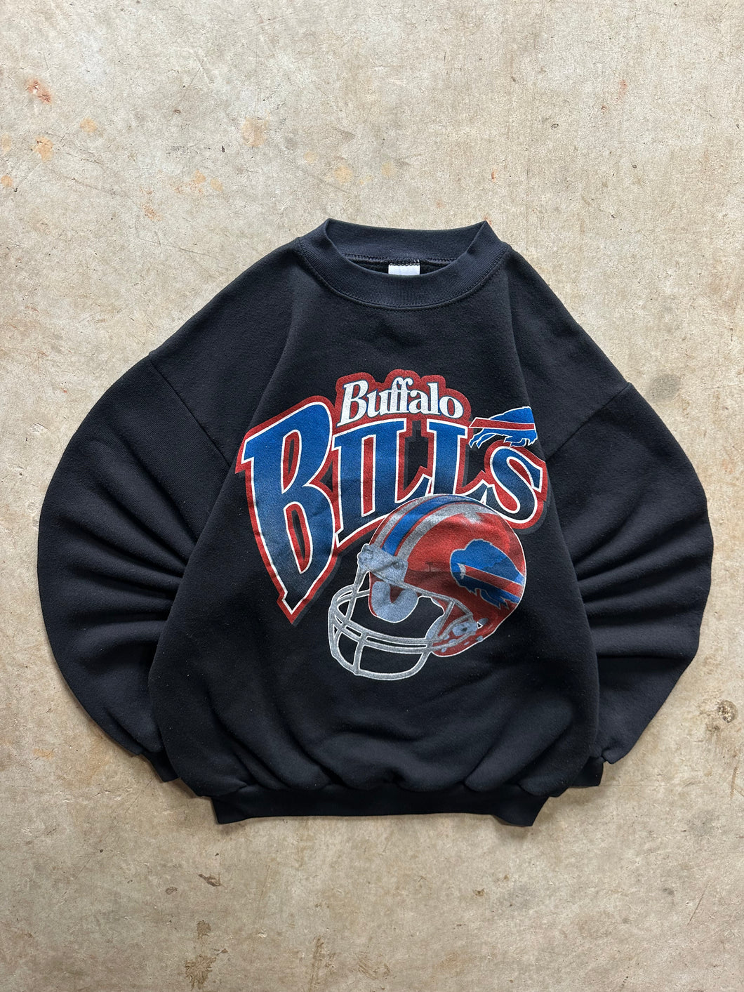 Vintage Buffalo Bills 1990s Helmet Graphic Sweatshirt (Medium)