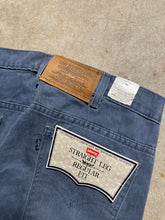 Load image into Gallery viewer, Vintage Levis 80s Blue Tab Straight Leg Pigeon Blue Jeans (34x34)
