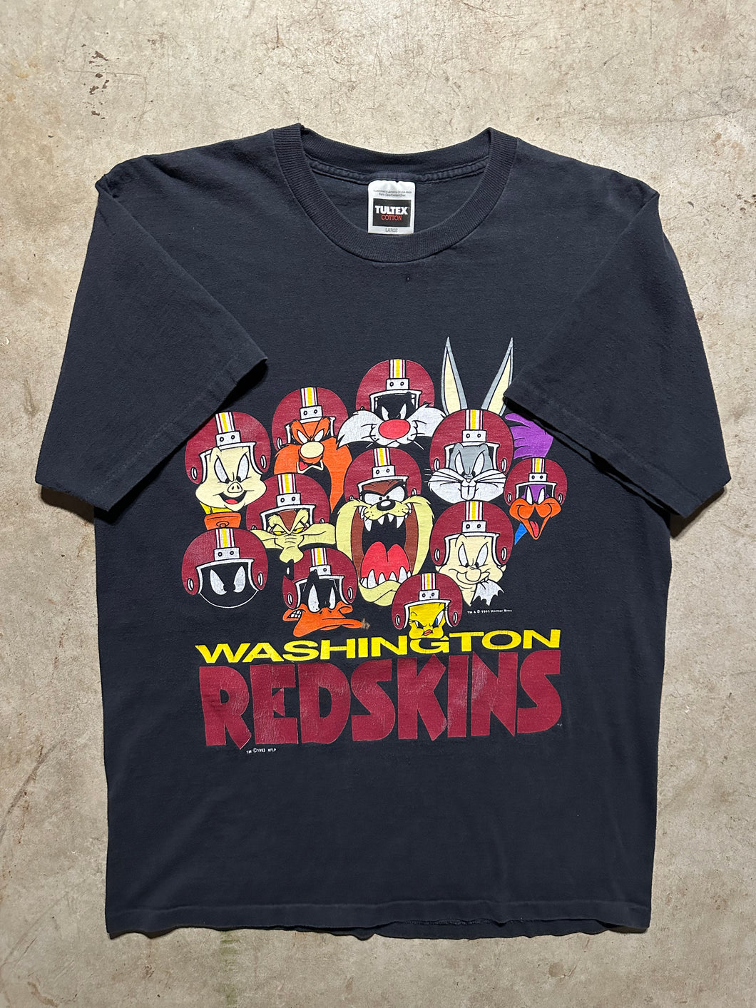 Vintage Washington Redskins Looney Tunes 1993 NFL T-Shirt (Large)