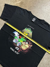 Load image into Gallery viewer, Vintage Looney Tunes Fowl Play 90s Casino Tee (XL)
