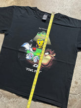 Load image into Gallery viewer, Vintage Looney Tunes Fowl Play 90s Casino Tee (XL)
