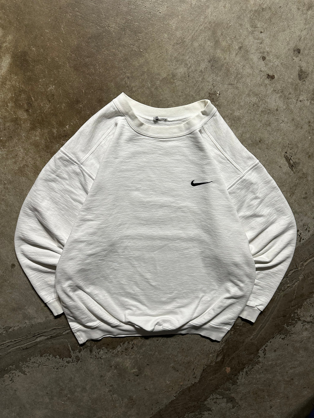 Vintage Nike Mini Swoosh White Essential 90s Sweatshirt (L/XL)