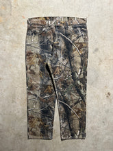 Load image into Gallery viewer, Vintage Wrangler Pro Gear Realtree Camo Pants (36x30)
