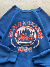 Load image into Gallery viewer, Vintage New York Mets 1986 World Series Champions Sweatshirt (XS/Small)
