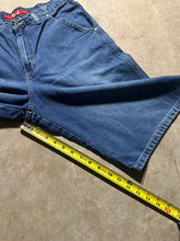 Load image into Gallery viewer, Vintage Guess Jeans Baggy Denim Jorts (30)
