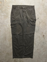 Load image into Gallery viewer, Carhartt Double Knee Cargo Carpenter Pants (34x33)
