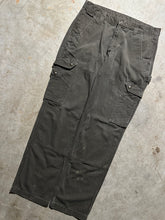 Load image into Gallery viewer, Carhartt Double Knee Cargo Carpenter Pants (34x33)
