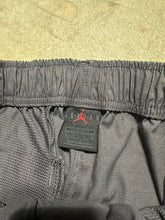 Load image into Gallery viewer, Jordan Flight Loose Fit Cargo Pants DD7006-082 (Small)
