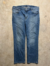 Load image into Gallery viewer, Y2K Carhartt Relaxed Fit Darkstone Denim Pants (38x31)
