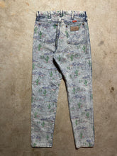 Load image into Gallery viewer, Vintage Wrangler Cactus Aztec 1990s Womens Cowboy Cut Jeans (30x33)
