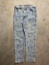 Load image into Gallery viewer, Vintage Wrangler Cactus Aztec 1990s Womens Cowboy Cut Jeans (30x33)
