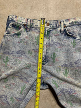 Load image into Gallery viewer, Vintage Wrangler Cactus Aztec 1990s Womens Cowboy Cut Jeans (30x33)
