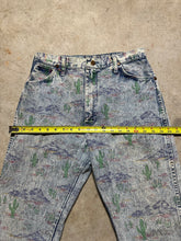 Load image into Gallery viewer, Vintage Wrangler Cactus Aztec 1990s Womens Cowboy Cut Jeans (30x33)
