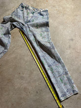 Load image into Gallery viewer, Vintage Wrangler Cactus Aztec 1990s Womens Cowboy Cut Jeans (30x33)
