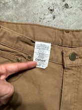 Load image into Gallery viewer, 00&#39;s Carhartt Canvas Dark Khaki Utility Shorts (31)
