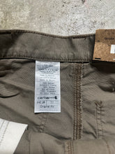 Load image into Gallery viewer, 00&#39;s Carhartt Canvas Light Brown Work Shorts (33)
