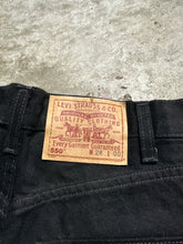 Load image into Gallery viewer, Vintage Levis 550 Black Denim Jorts (28)
