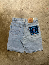 Load image into Gallery viewer, Vintage Levis 550 Light Stonewash Denim Jorts (29)
