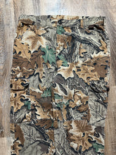 Load image into Gallery viewer, Vintage Walls Woodland Advantage Camo Pants (35x32)
