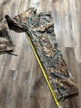 Load image into Gallery viewer, Vintage Walls Woodland Advantage Camo Pants (35x32)
