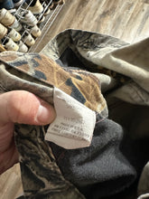 Load image into Gallery viewer, Vintage Walls Woodland Advantage Camo Pants (35x32)
