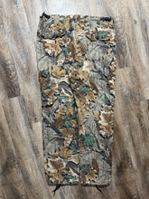 Load image into Gallery viewer, Vintage Walls Woodland Advantage Camo Pants (35x32)
