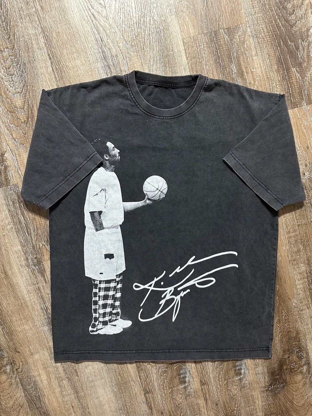 Kobe Bryant Spirit Memorial T-Shirt (Large)
