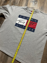 Load image into Gallery viewer, Vintage Tommy Hilfiger 1990s Logo Sweatshirt (XL)
