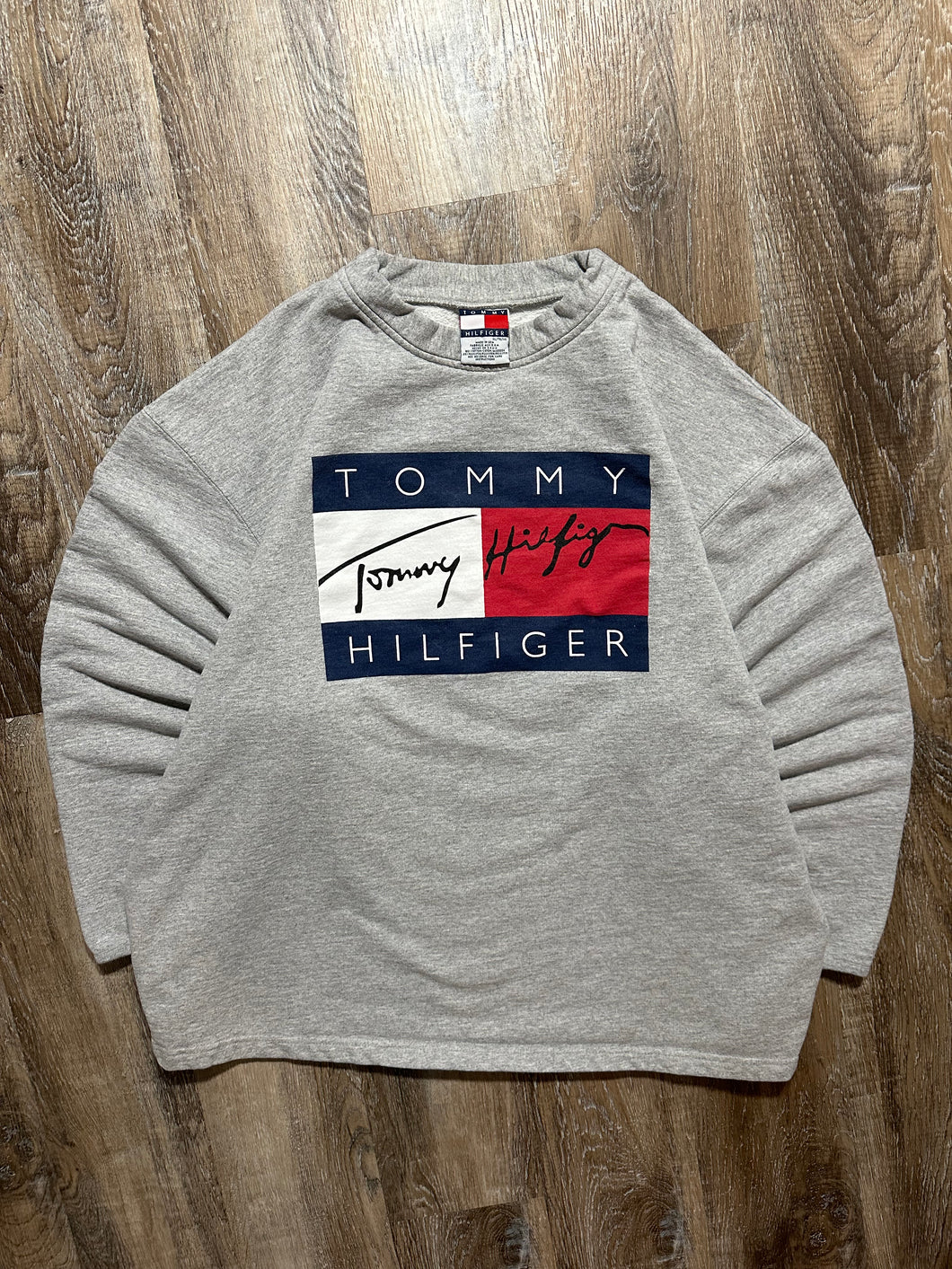 Vintage Tommy Hilfiger 1990s Logo Sweatshirt (XL)