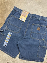 Load image into Gallery viewer, 00&#39;s Carhartt Deepstone Denim Work Jorts (33)
