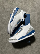 Load image into Gallery viewer, Jordan 3 Retro Wizards (Size 12)
